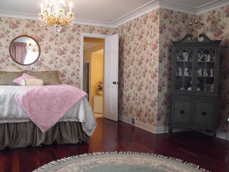 Ontario Lakeview Suite